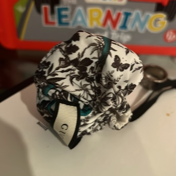 Authentic Gucci Ring - Picture 5 of 5